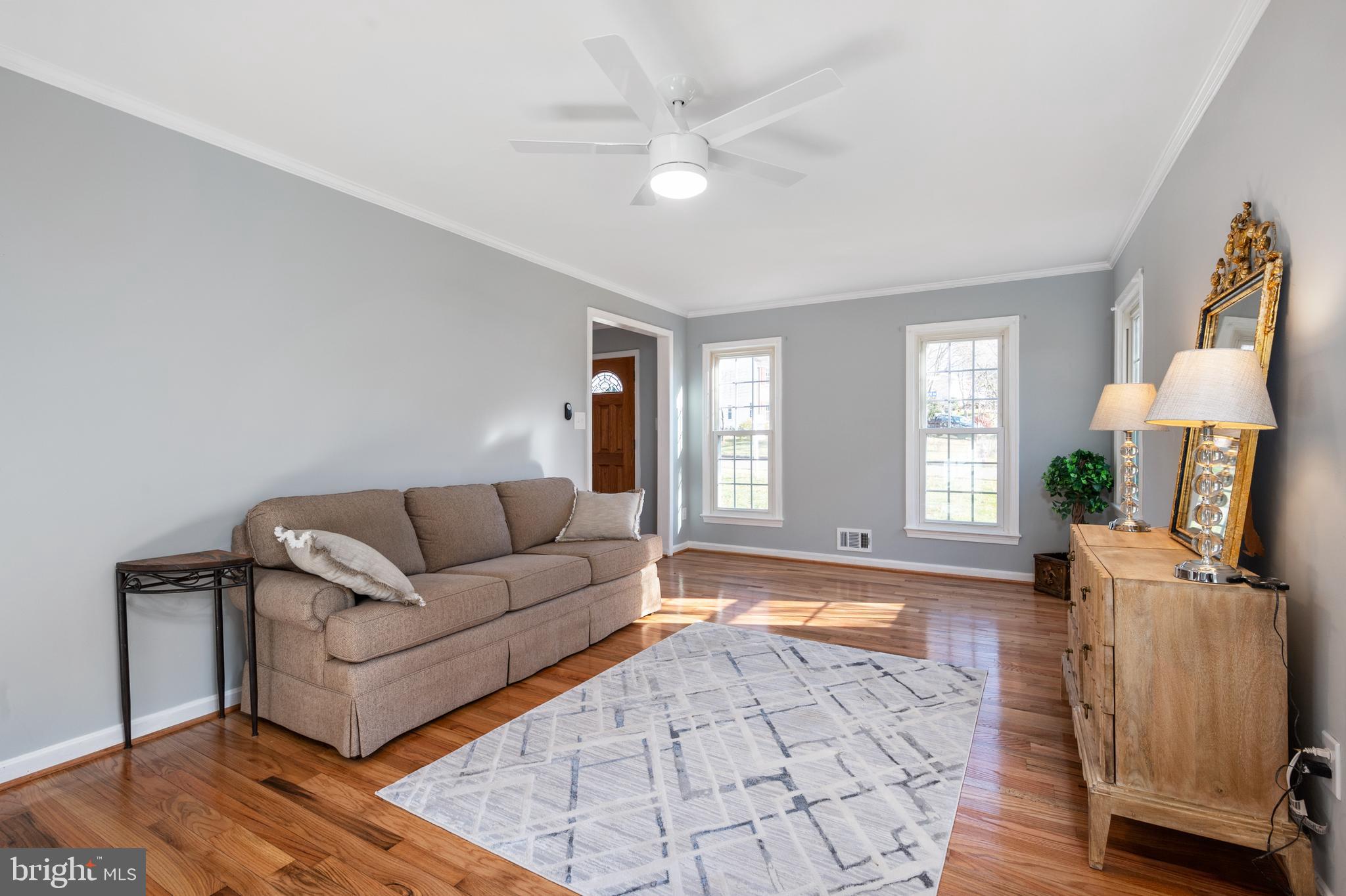 6310 Glenbard Road Burke, VA 22015 - Photo 15 of 42 Living