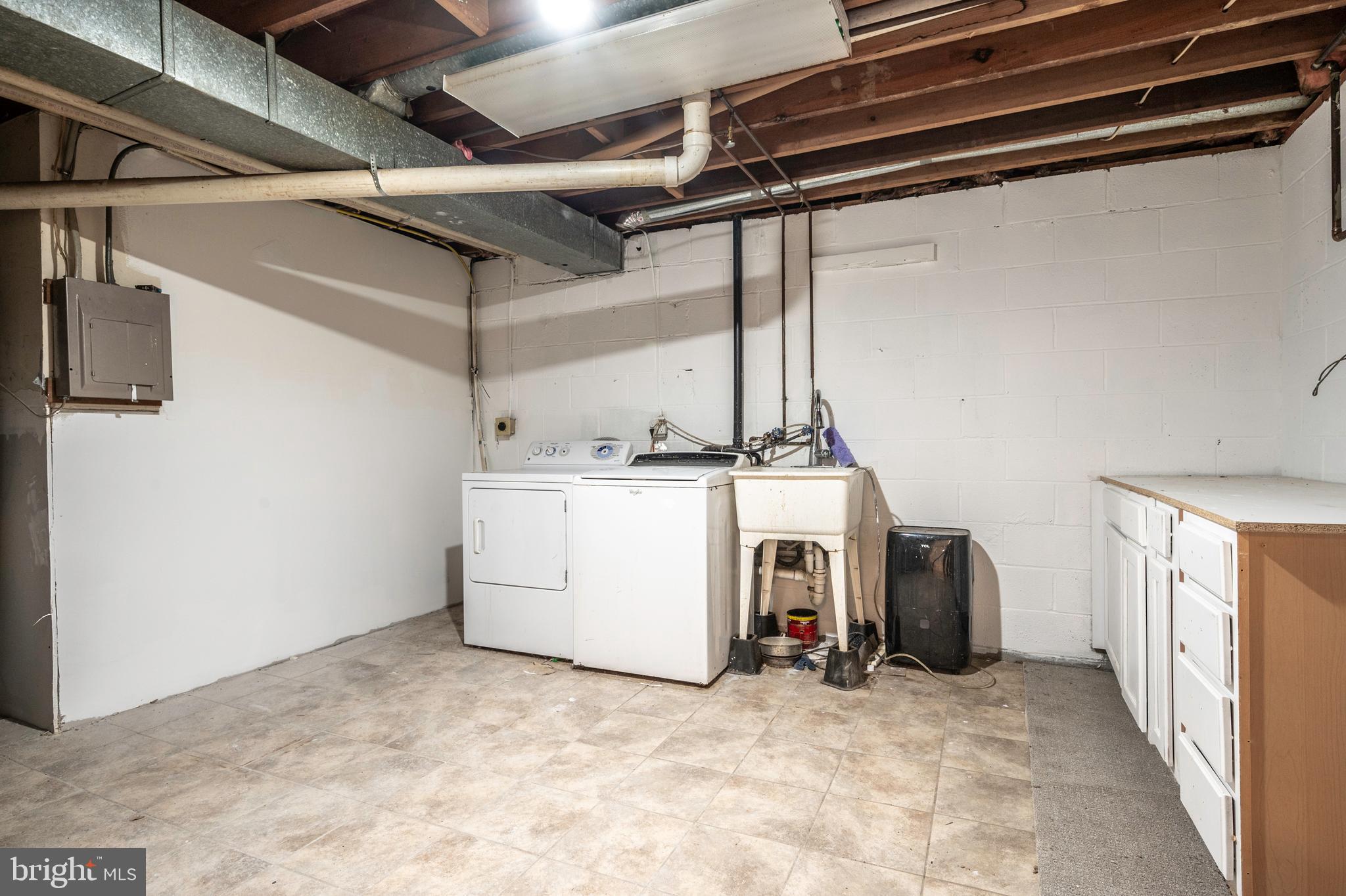 6310 Glenbard Road Burke, VA 22015 - Photo 32 of 42 Laundry Room