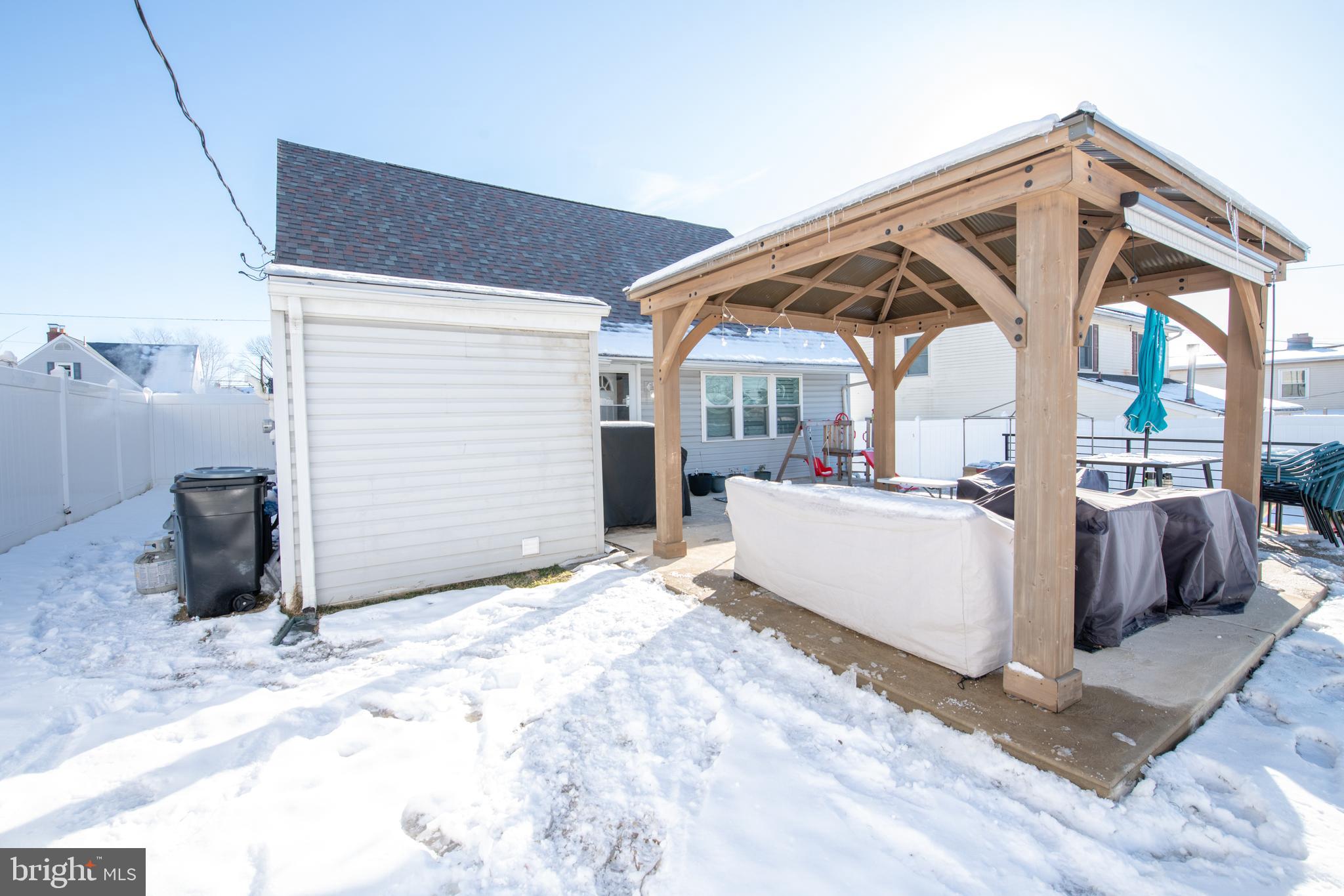 9304 Treaty Road Philadelphia, PA 19114 - Photo 41 of 43 a view of a white house