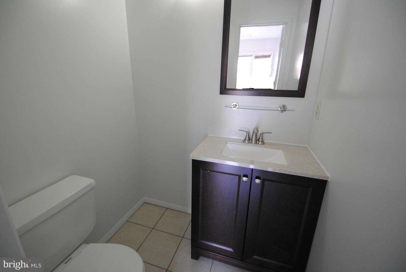 2372 Southgate Square Reston, VA 20191 - Photo 11 of 13 Half Bath