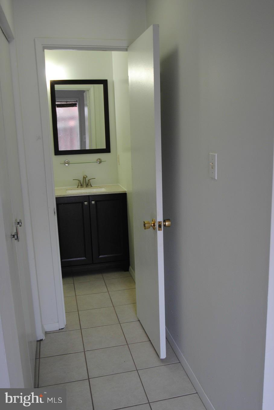2372 Southgate Square Reston, VA 20191 - Photo 13 of 13 Interior (General)