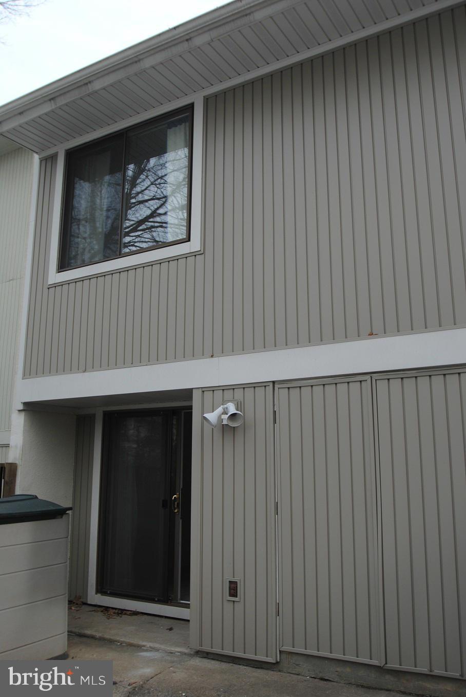 2372 Southgate Square Reston, VA 20191 - Photo 3 of 13 Exterior (Rear)