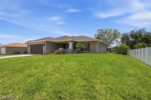 $320,000 | 841 Northeast 6th Avenue, Cape Coral, FL 33909