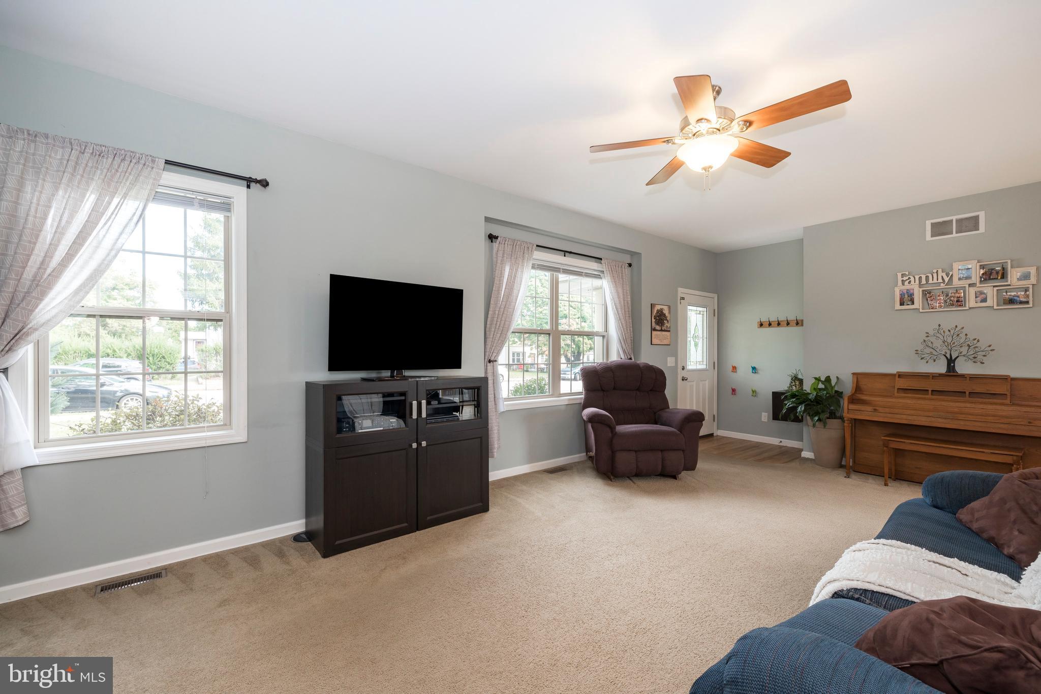 440 Ridge Avenue Spring City, PA 19475 - Photo 5 of 31 Gallery Image 5