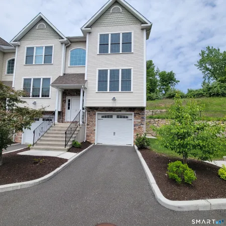 $3,400 | 19 Oak Meadows Drive, Unit 19, Brookfield, CT 06804