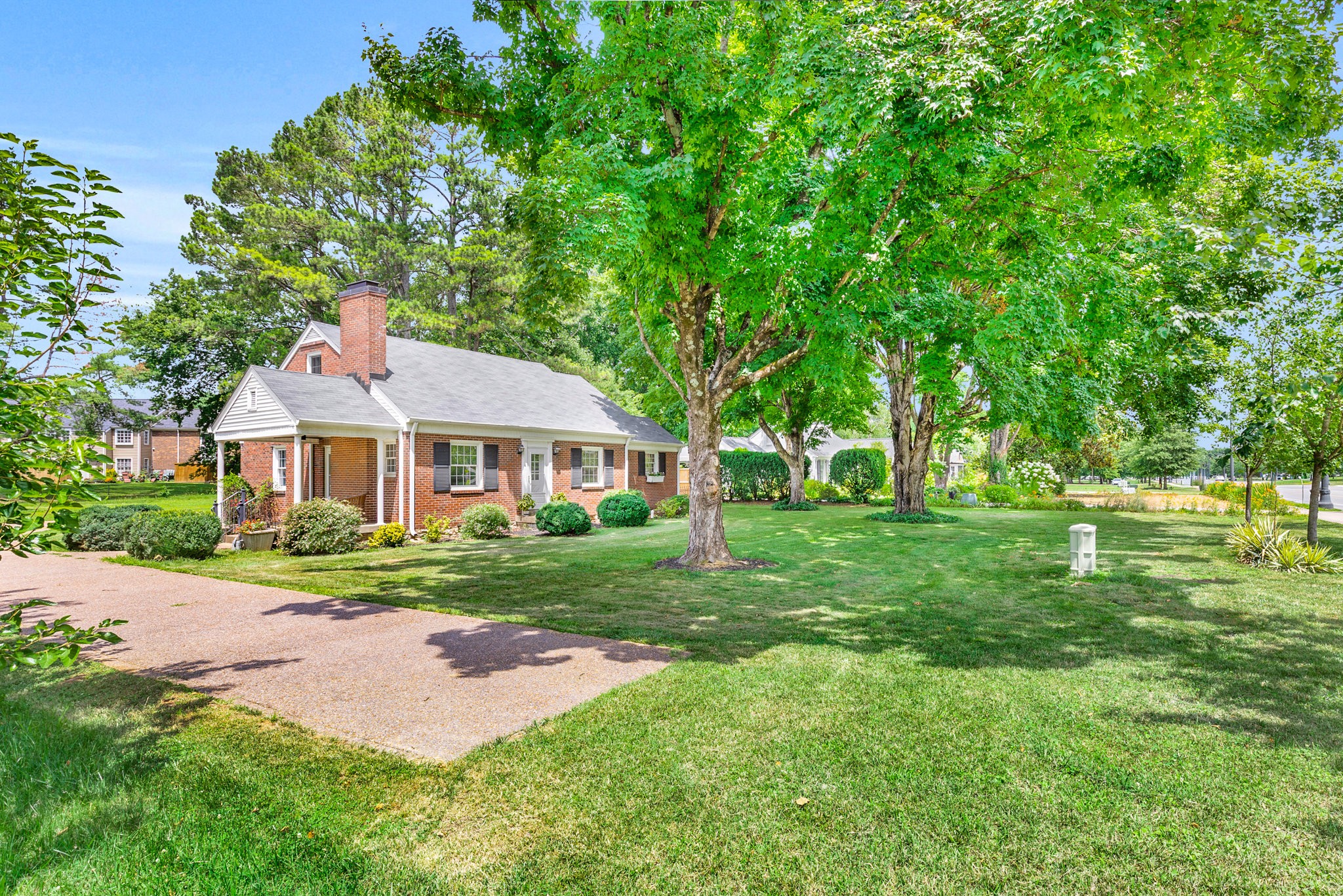 715 Hillsboro Road Franklin, TN 37064 - Photo 3 of 40