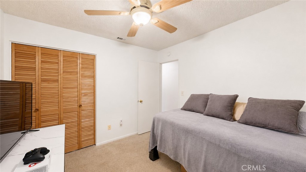 6031 Riverside Avenue Rialto, CA 92377 - Photo 11 of 38
