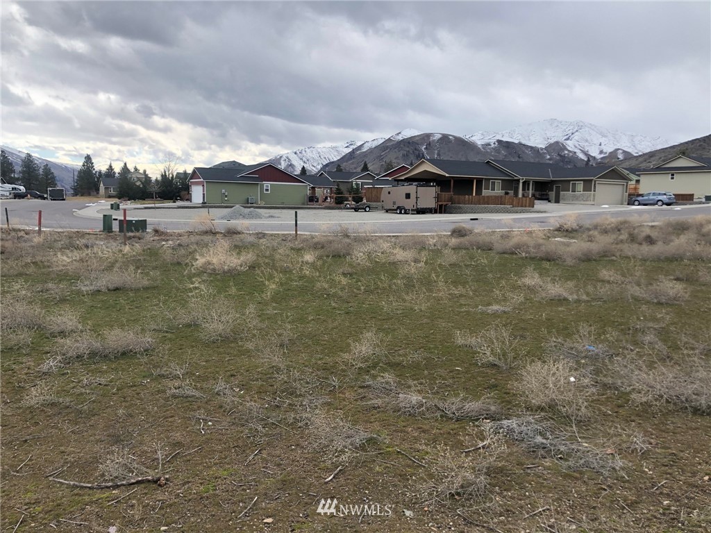 1025 Crest Loop Entiat, WA 98822 - Photo 4 of 7 Gallery Image 4