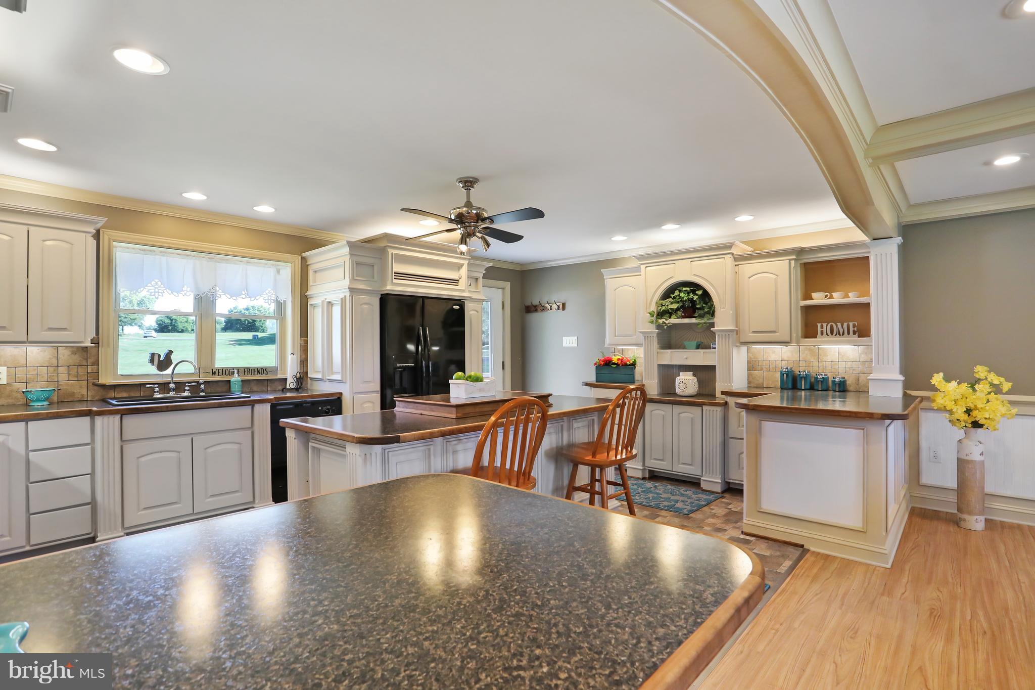 17712 Spielman Road Fairplay, MD 21733 - Photo 11 of 30 Kitchen w/ island & custom cabinets