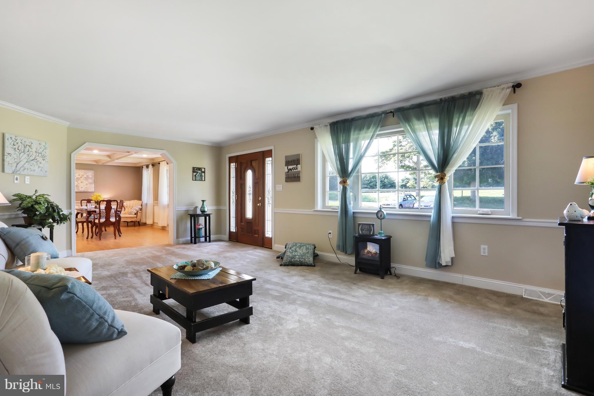 17712 Spielman Road Fairplay, MD 21733 - Photo 6 of 30 Living Room
