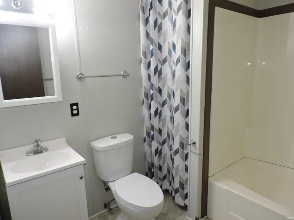 $780 | 125 West Orange Street, Unit C, Cromwell, IN 46732