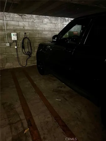 $685,500 | 7320 Hawthorn Avenue, Unit 106, Los Angeles, CA 90046