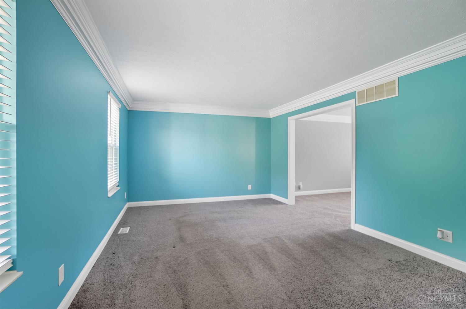 5285 Yeatman Road Cincinnati, OH 45252 - Photo 10 of 72