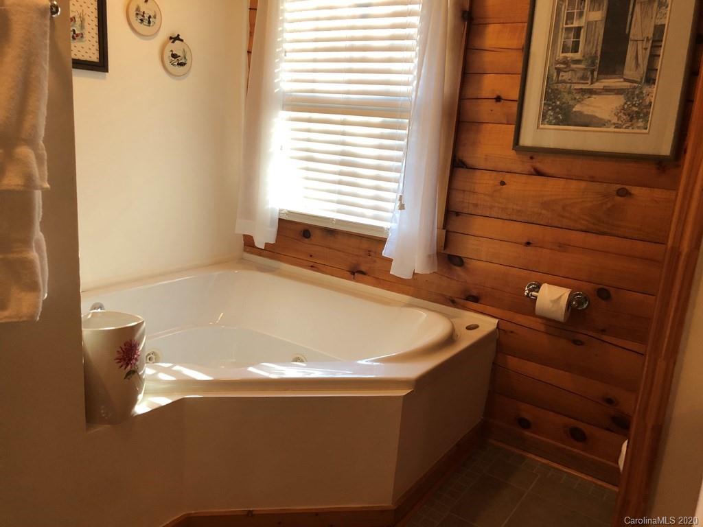 160 Chestnut Ridge Road Spruce Pine, NC 28777 - Photo 14 of 24 Gallery Image 14