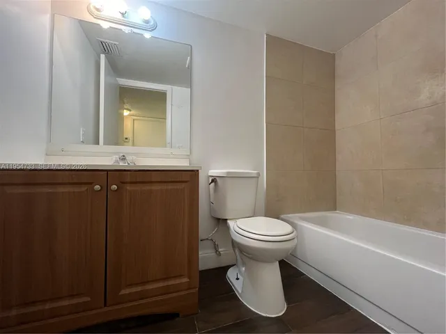 $1,975 | 2339 Linton Ridge Circle, Unit E2, Delray Beach, FL 33444