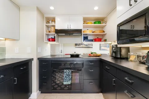 $699,000 | 250 Hammond Pond Parkway, Unit 916S, Newton, MA 02467