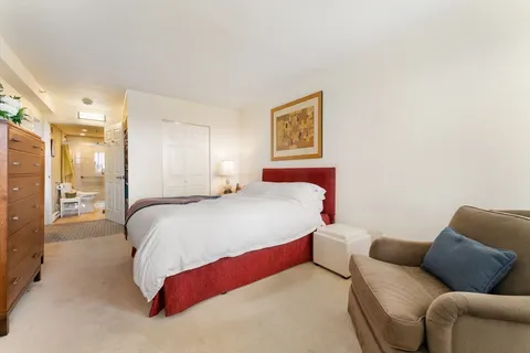 $699,000 | 250 Hammond Pond Parkway, Unit 916S, Newton, MA 02467