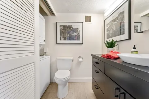 $699,000 | 250 Hammond Pond Parkway, Unit 916S, Newton, MA 02467