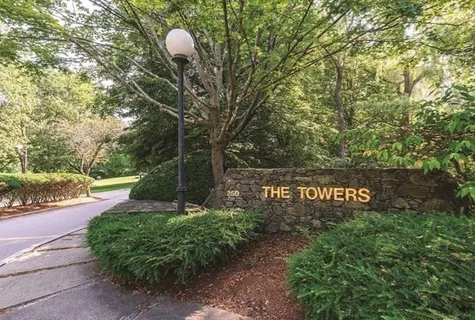 $699,000 | 250 Hammond Pond Parkway, Unit 916S, Newton, MA 02467