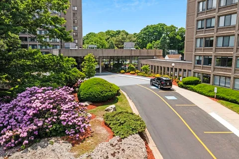 $699,000 | 250 Hammond Pond Parkway, Unit 916S, Newton, MA 02467