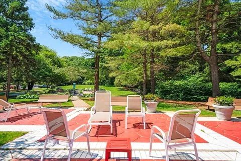 $699,000 | 250 Hammond Pond Parkway, Unit 916S, Newton, MA 02467