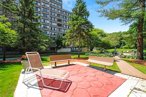 $699,000 | 250 Hammond Pond Parkway, Unit 916S, Newton, MA 02467