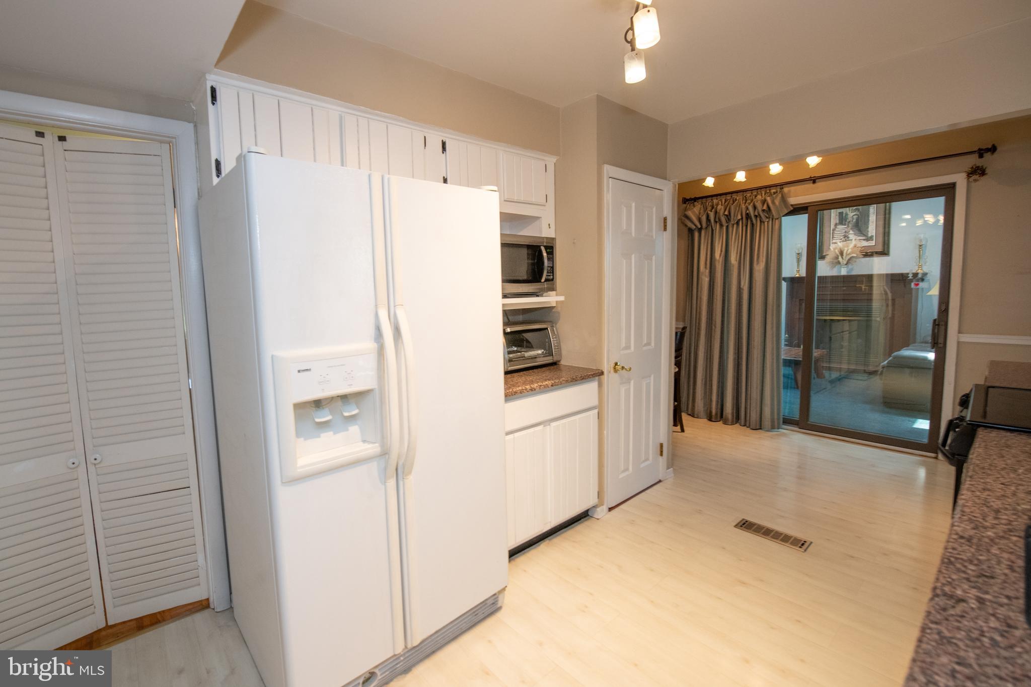 911 Thornton Road Horsham, PA 19044 - Photo 6 of 30