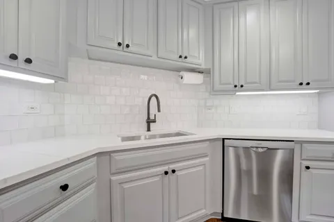 $475,000 | 728 West Addison Street, Unit G, Chicago, IL 60613