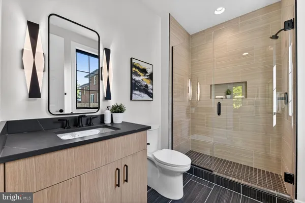 $3,288,888 | 7601 Maryknoll Avenue, Bethesda, MD 20817
