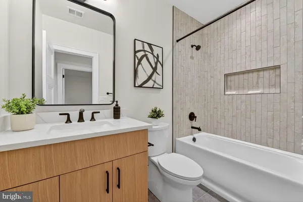 $3,288,888 | 7601 Maryknoll Avenue, Bethesda, MD 20817