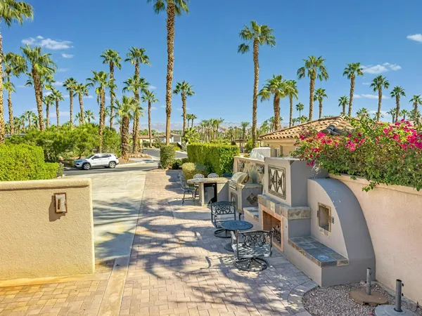 a view of outdoor space yard and porch