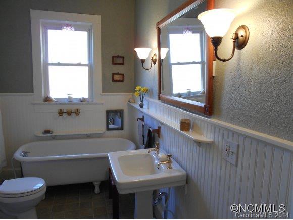 1202 Hayes Run Road Marshall, NC 28753 - Photo 14 of 24 Gallery Image 14