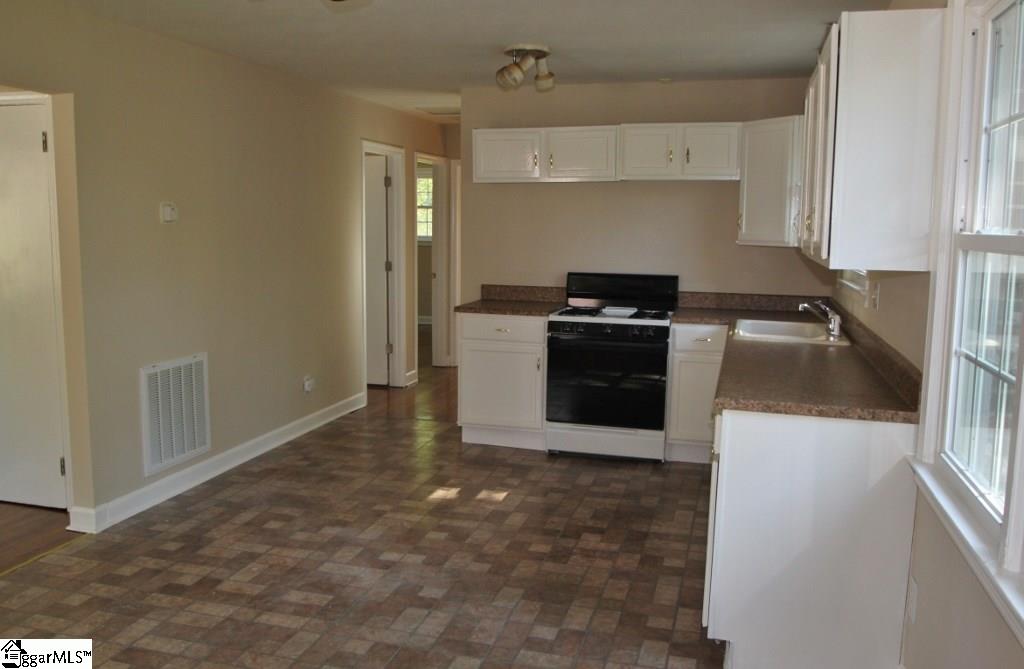 126 Friendly Street Fountain Inn, SC 29644 - Photo 8 of 20 Gallery Image 8