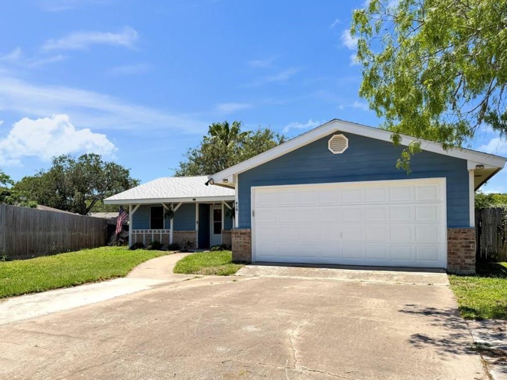910 Twite Circle Corpus Christi, TX 78418 - Photo 1 of 40 a front view of a house with a yard
