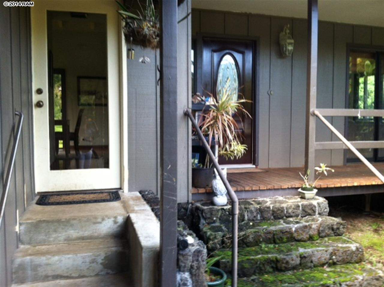 60 Kalo Road, Unit 19 Hana, HI 96713 - Photo 5 of 30 a front view of a house with a porch