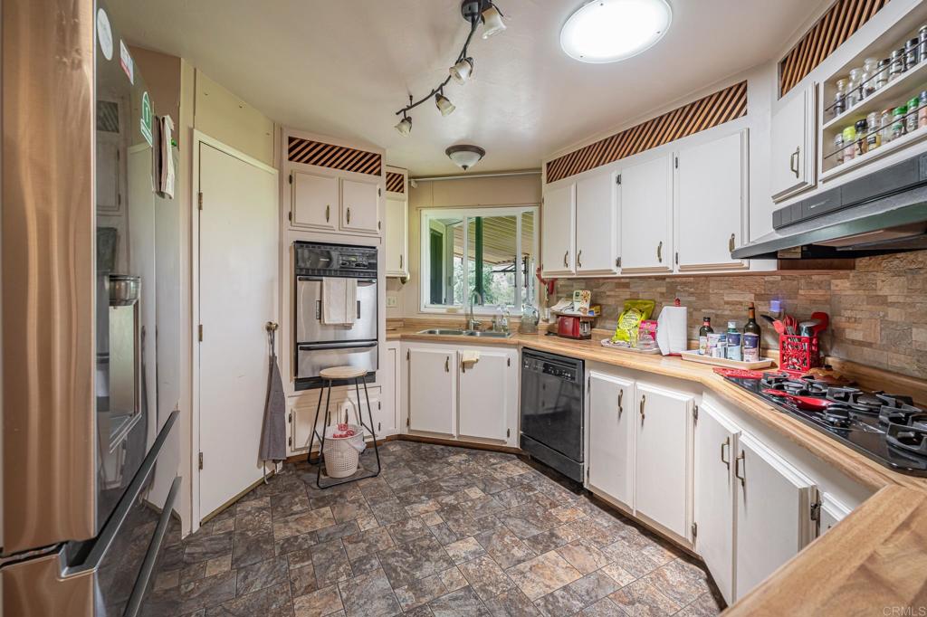 4650 Dulin Road, Unit 208 Fallbrook, CA 92003 - Photo 24 of 44