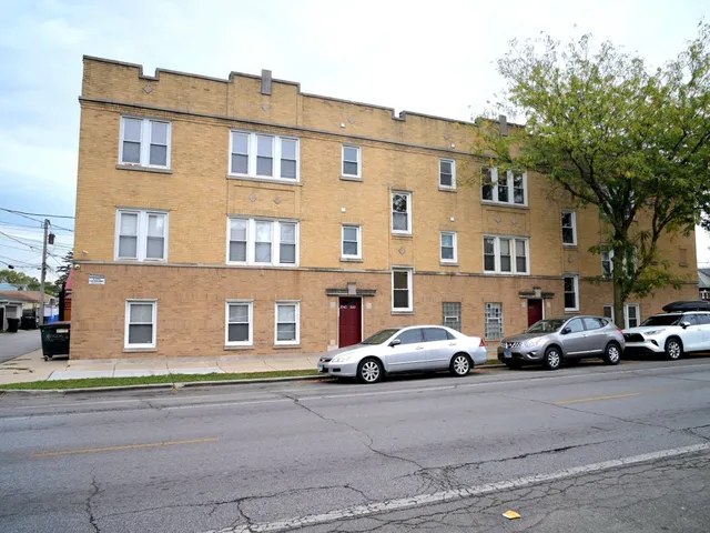 $175,000 | 3045 North Laramie Avenue, Unit 2, Chicago, IL 60641
