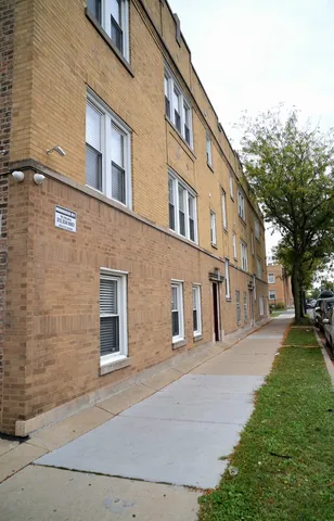 $175,000 | 3045 North Laramie Avenue, Unit 2, Chicago, IL 60641