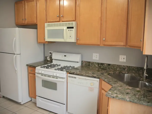 $175,000 | 3045 North Laramie Avenue, Unit 2, Chicago, IL 60641