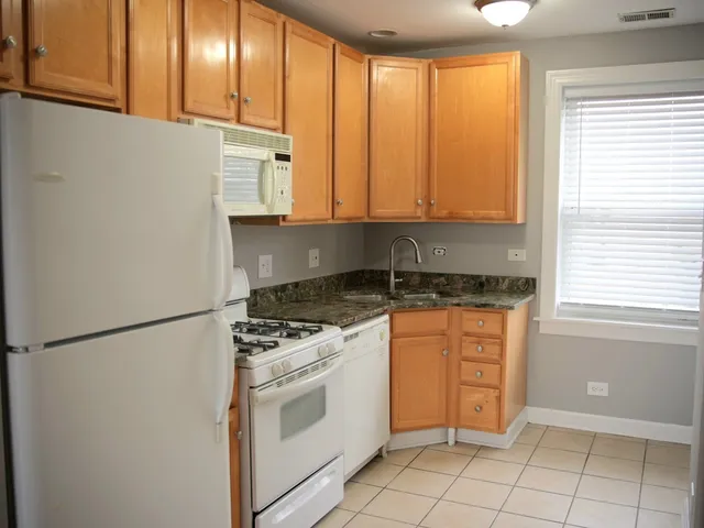 $175,000 | 3045 North Laramie Avenue, Unit 2, Chicago, IL 60641