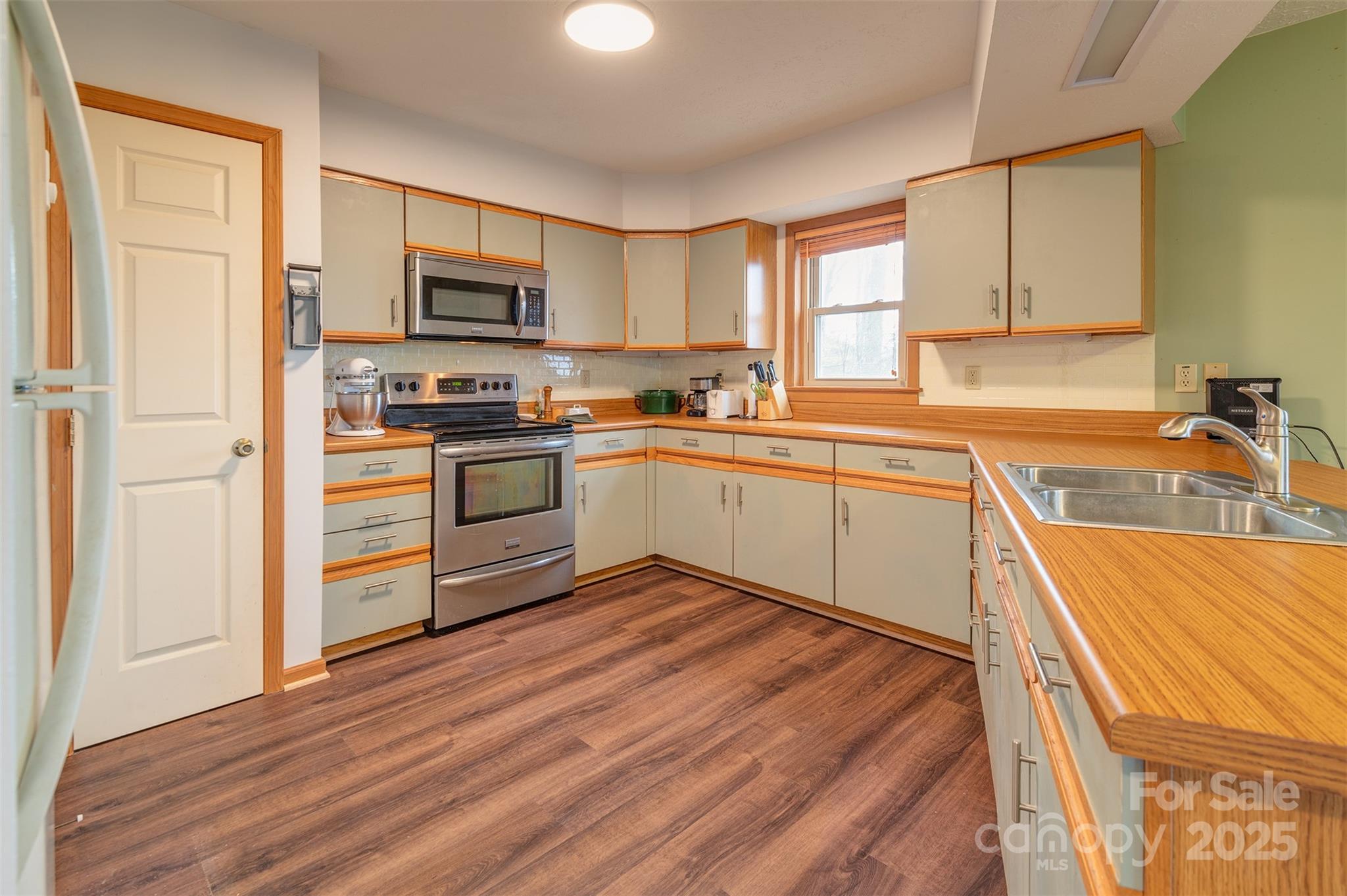 267 Hanging Rock Road, Unit 211 Mars Hill, NC 28754 - Photo 4 of 25 Gallery Image 4