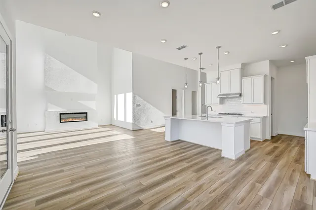 $5,250 | 2128 Lila Sky Lane, Friendswood, TX 77546