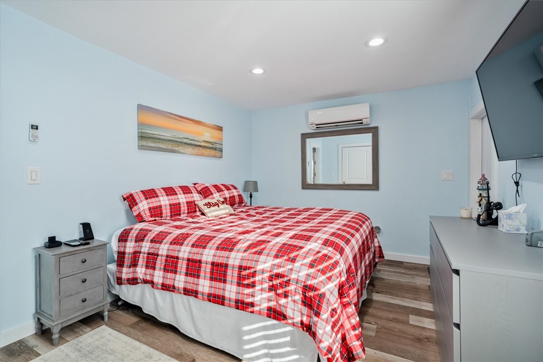 126 Narrows Road Bristol, RI 02809 - Photo 12 of 28