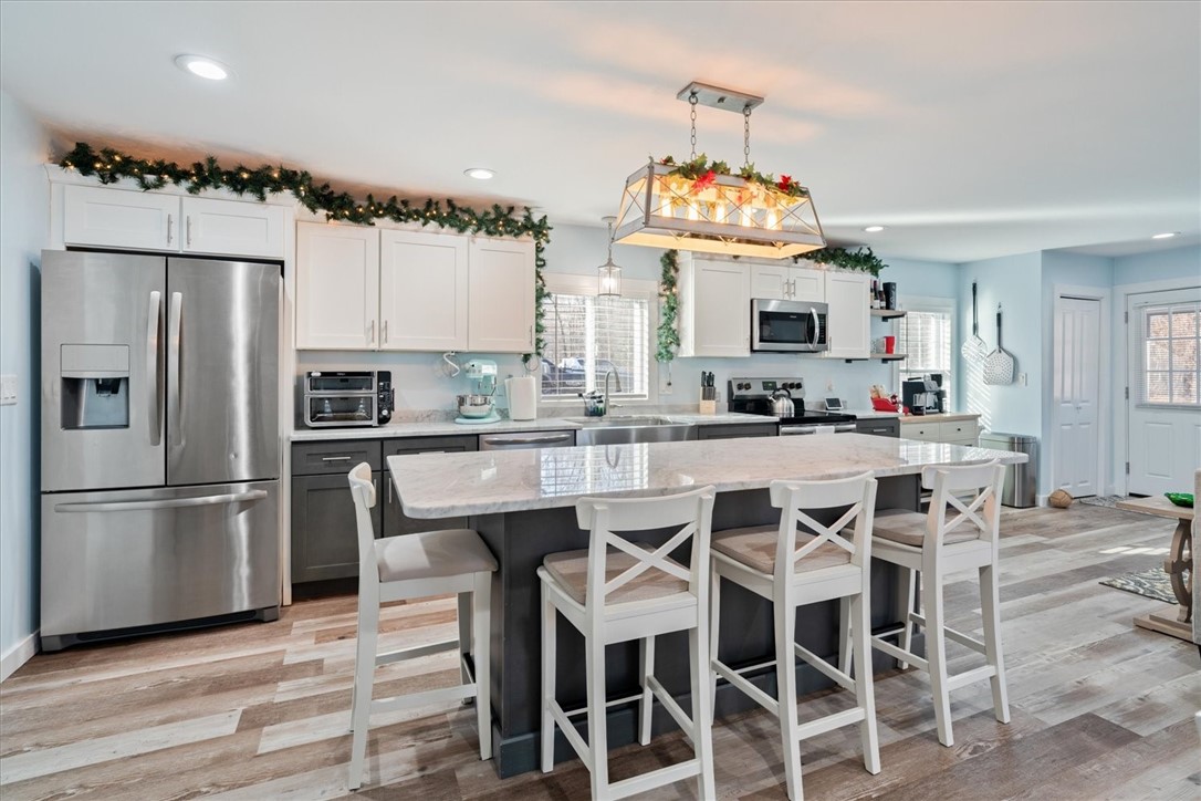 126 Narrows Road Bristol, RI 02809 - Photo 2 of 28