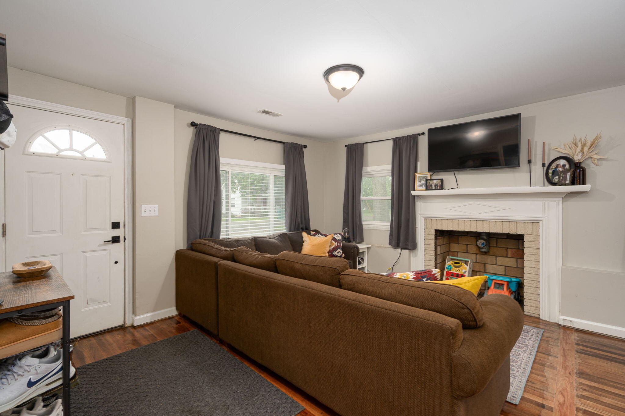 276 East Gates Street Romeo, MI 48065 - Photo 10 of 26 11-web-or-mls-interiors-2