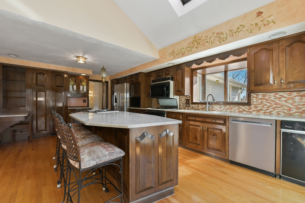 72 Stivaletta Drive Dedham, MA 02026 - Photo 18 of 38