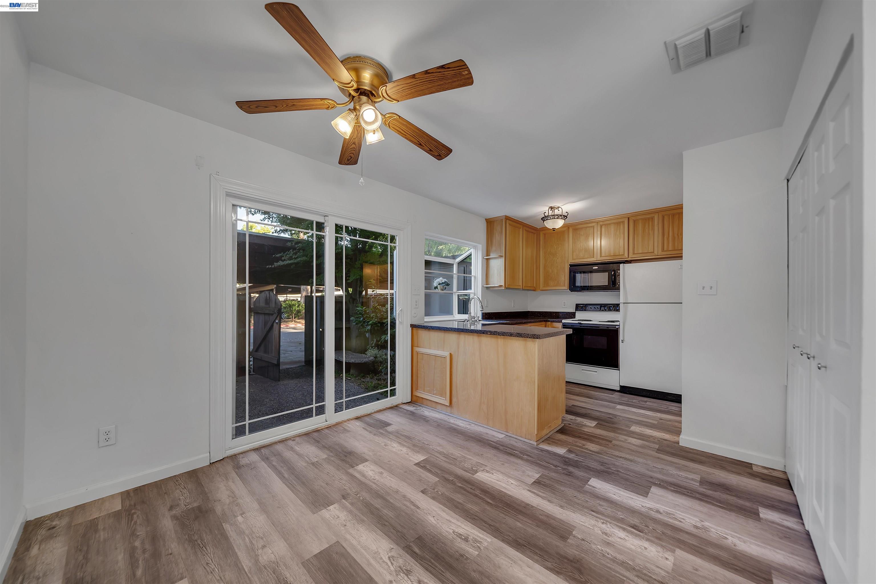 8848 La Riviera Drive, Unit B Sacramento, CA 95826 - Photo 2 of 27