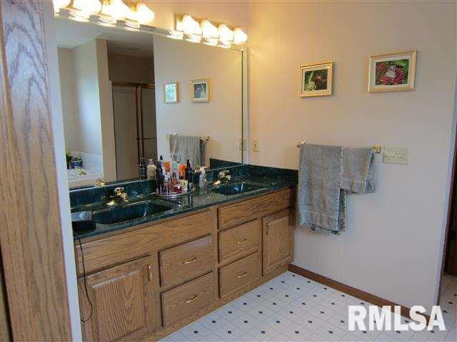 2026 Ashford Road Bettendorf, IA 52722 - Photo 13 of 22 Gallery Image 13
