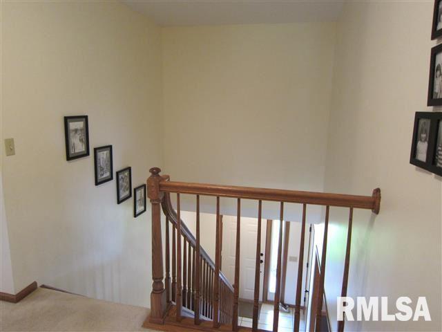 2026 Ashford Road Bettendorf, IA 52722 - Photo 15 of 22 Gallery Image 15