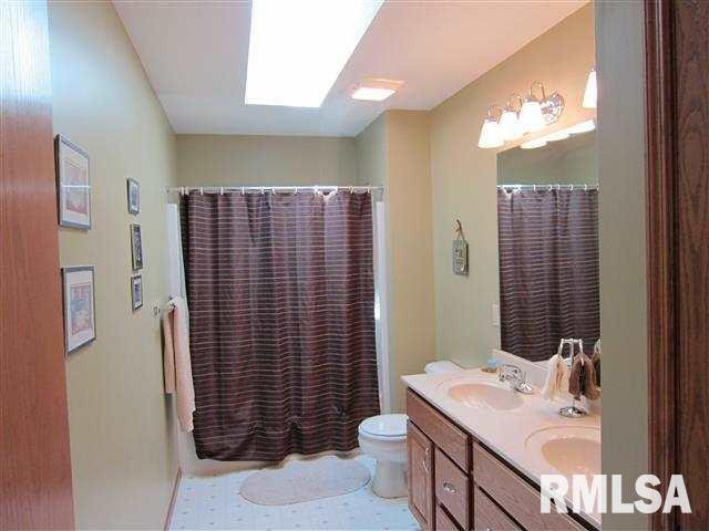 2026 Ashford Road Bettendorf, IA 52722 - Photo 19 of 22 Gallery Image 19